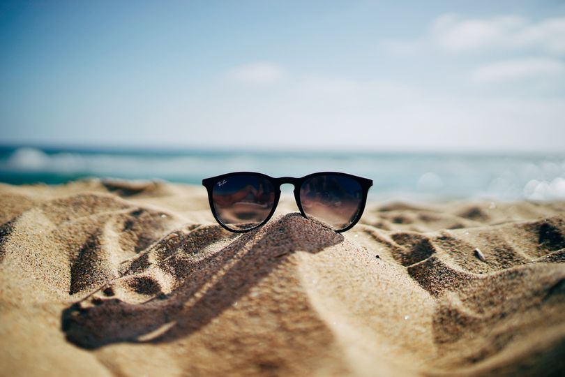 Photo by Ethan Robertson on Unsplash Odoo • Image et Texte